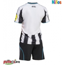 Camiseta Newcastle United Primera Equipación para niños 2025-26 manga corta (+ pantalones cortos)